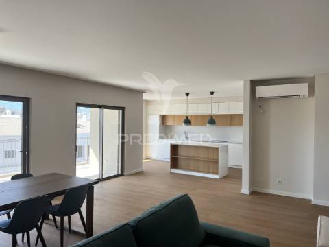 Apartamento t3 exclusivo na prestigiada baixa de olhão i