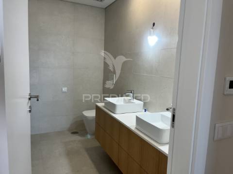 Apartamento t3 exclusivo na prestigiada baixa de olhão i