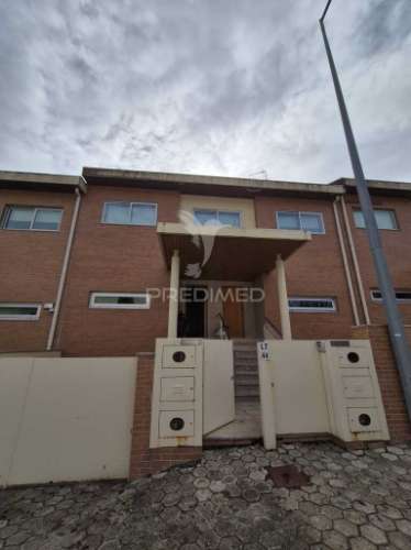 Moradia v3 + 1 na encosta do cavalum, penafiel