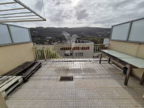 Moradia v3 + 1 na encosta do cavalum, penafiel