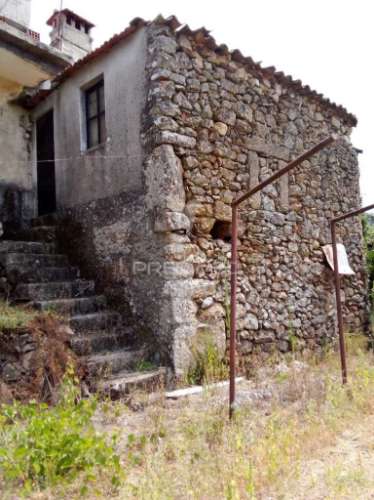 3 moradias à venda em insua, penalva do castelo