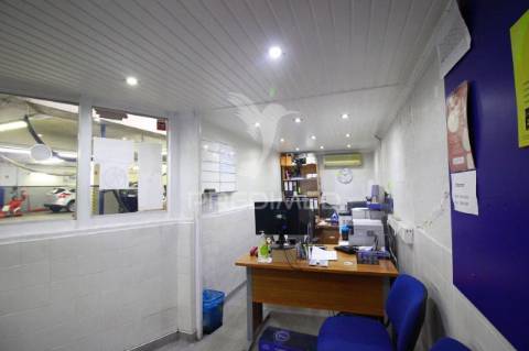 Armazém / espaço comercial à venda – amadora (venteira)