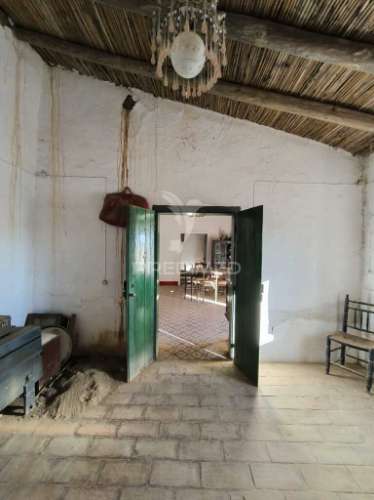 Casa térrea || 2 quartos || quintal || recuperar