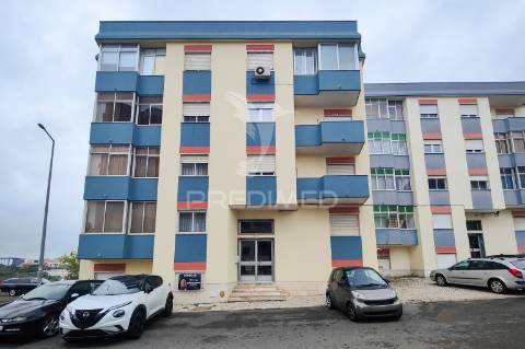 T1 excelente localização.