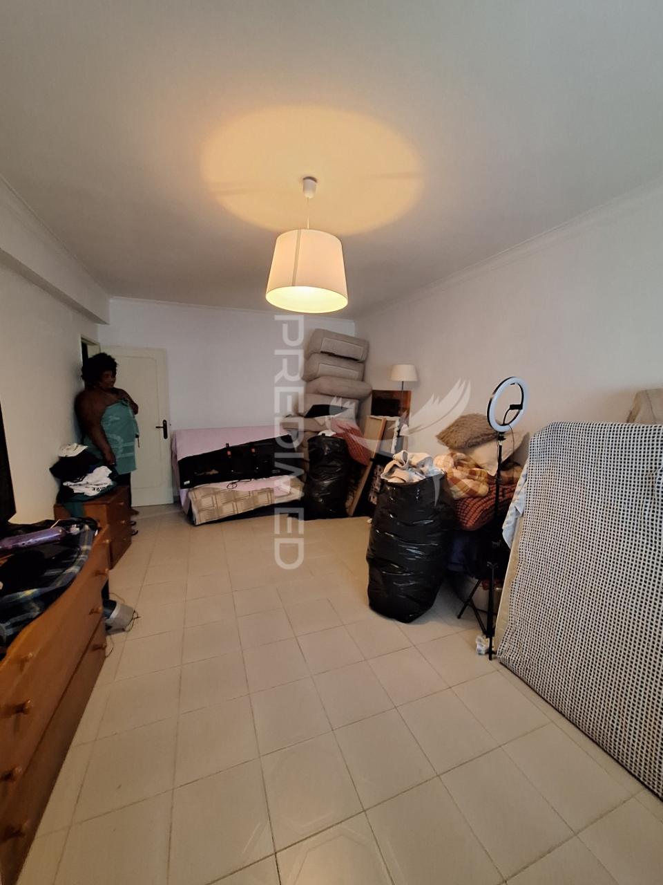 T1 excelente localização.
