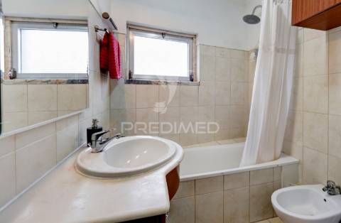 T1 excelente localização.