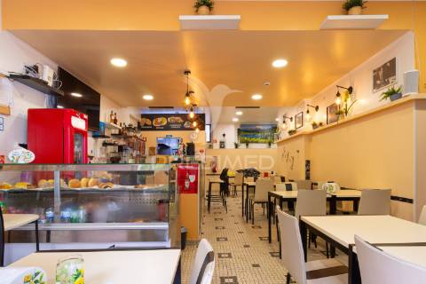 Restaurante em almada- totalmente equipado - 155.900 eur