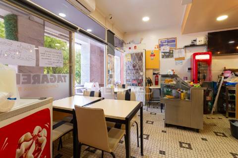 Restaurante em almada- totalmente equipado - 155.900 eur