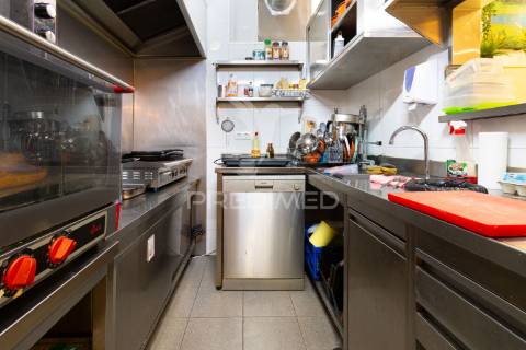 Restaurante em almada- totalmente equipado - 155.900 eur