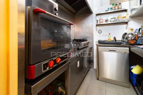 Restaurante em almada- totalmente equipado - 155.900 eur