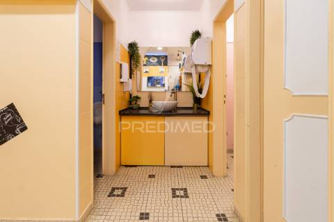 Restaurante em almada- totalmente equipado - 155.900 eur