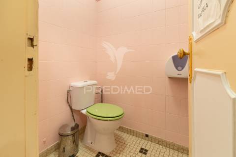 Restaurante em almada- totalmente equipado - 155.900 eur