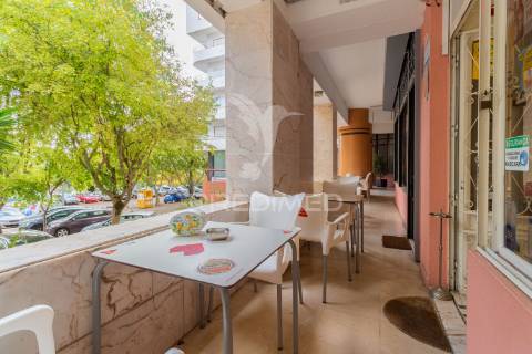 Restaurante em almada- totalmente equipado - 155.900 eur