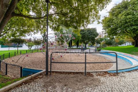 Restaurante em almada- totalmente equipado - 155.900 eur