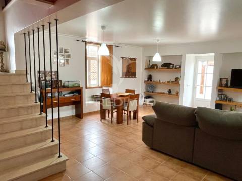 Apartamento t4 duplex em santiago do cacém