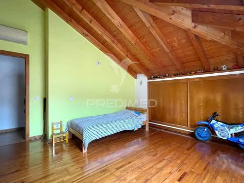 Apartamento t4 duplex em santiago do cacém