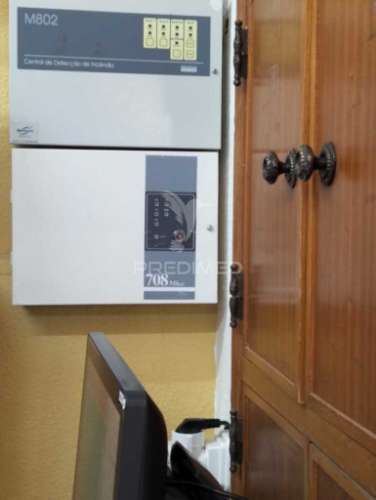 Loja na urbanização nova em caparide (cascais)