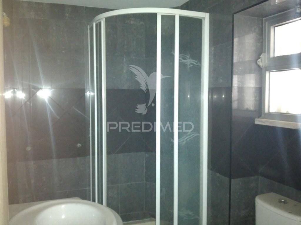 Vende se moradia  torre da marinha  185000€