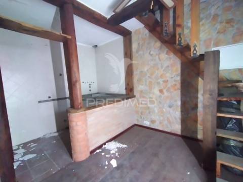 Vende se moradia  torre da marinha  185000€