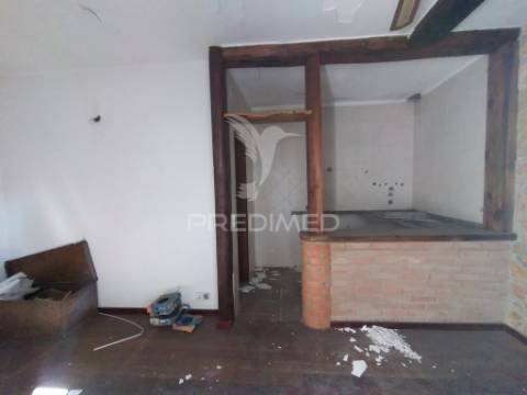 Vende se moradia  torre da marinha  185000€