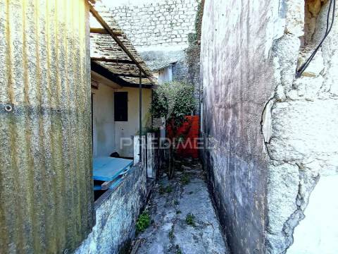 2 moradias para recuperar - freixo