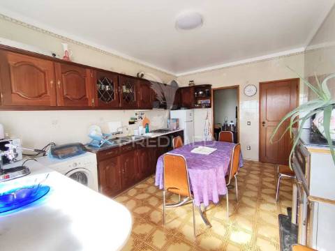 Moradia t2 com garagem, bairro do areias, montijo