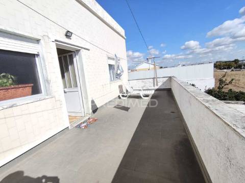 Moradia t2 com garagem, bairro do areias, montijo