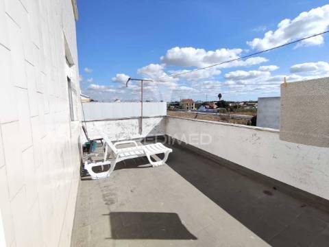 Moradia t2 com garagem, bairro do areias, montijo