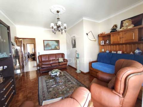 Moradia t2 com garagem, bairro do areias, montijo