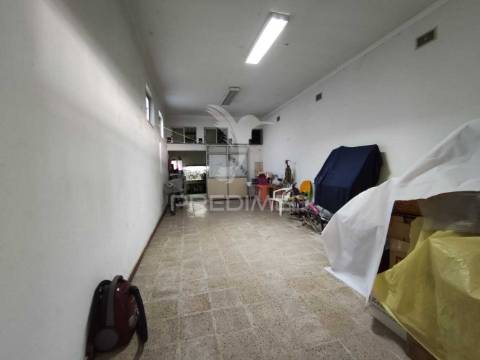 Moradia t2 com garagem, bairro do areias, montijo