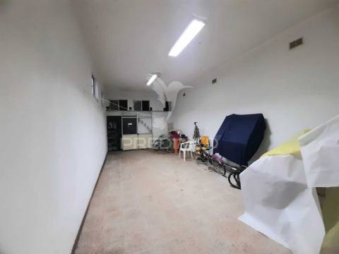 Moradia t2 com garagem, bairro do areias, montijo