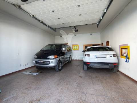 Moradia t2 com garagem, bairro do areias, montijo