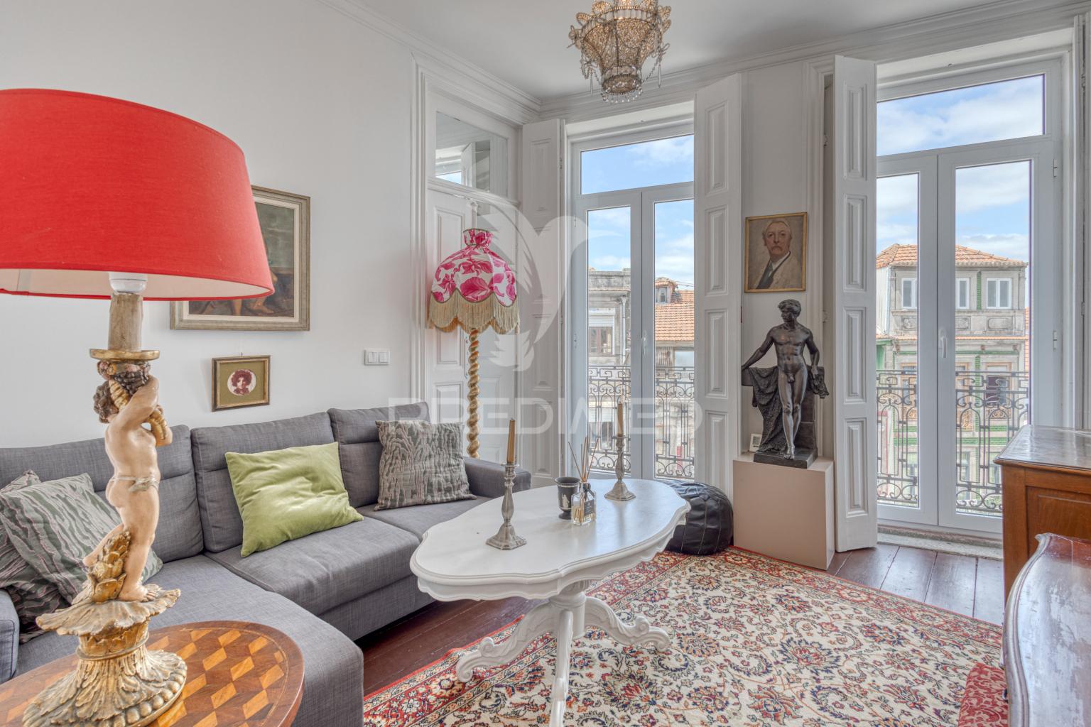 Prédio com projeto aprovado para obras