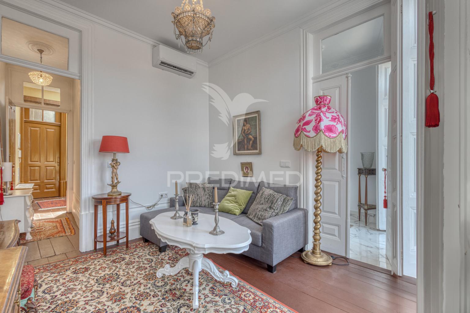 Prédio com projeto aprovado para obras