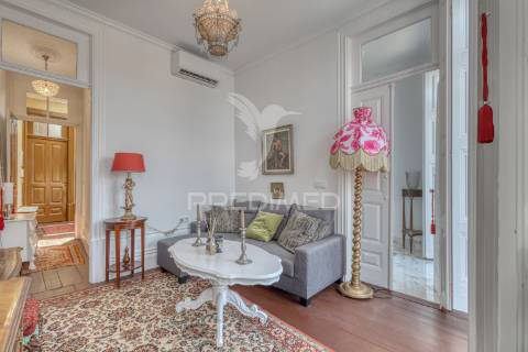 Prédio com projeto aprovado para obras