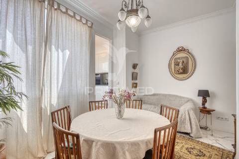 Prédio com projeto aprovado para obras