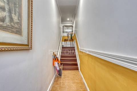 Prédio com projeto aprovado para obras