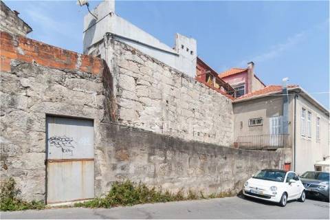 Prédio com projeto aprovado para obras