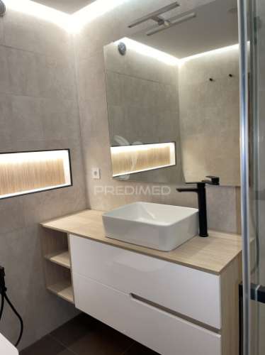 T2 em monte abraão para arrendamento – excelente localização e exposição solar