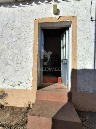 Casa térrea || 2 quartos || quintal || recuperar