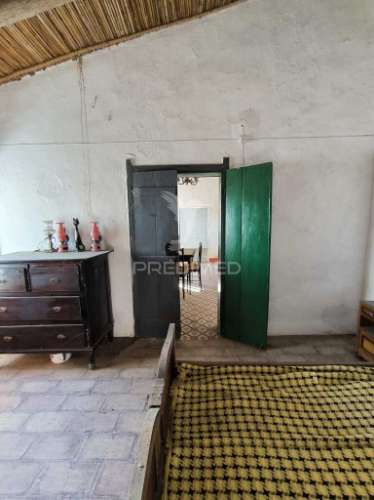 Casa térrea || 2 quartos || quintal || recuperar