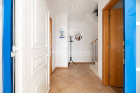 Moradia t4 com garagem e terraços – azambuja