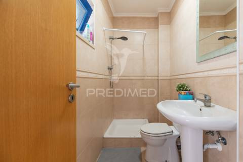 Moradia t4 com garagem e terraços – azambuja