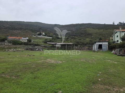 Armazém (serração) zona industrial de carvoeiro