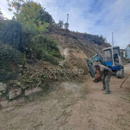 Terreno c/projeto aprovado de vivenda c/pisicina