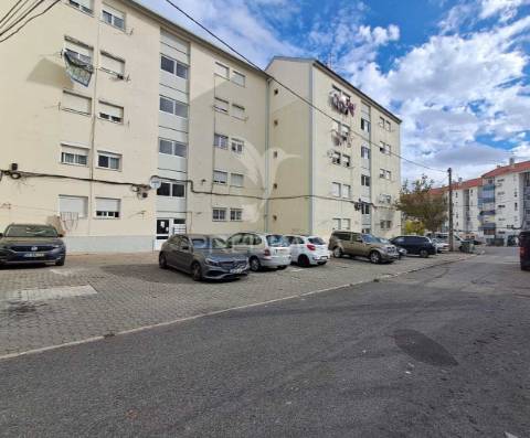 Apartamento t3 laranjeiro, almada