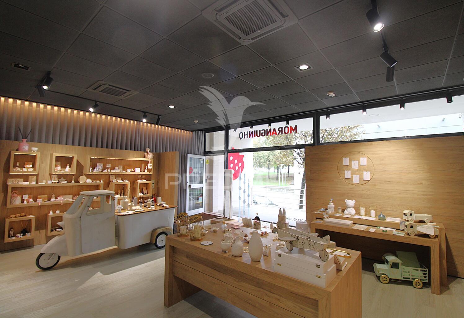 Trespasse loja moranguinho no centro da maia