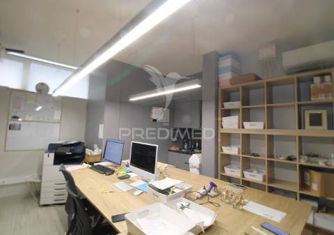 Trespasse loja moranguinho no centro da maia