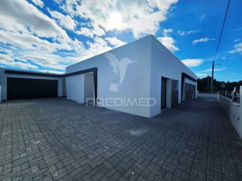 Moradia isolada t3, c/piscina e box, qta. marquesa - q. anjo