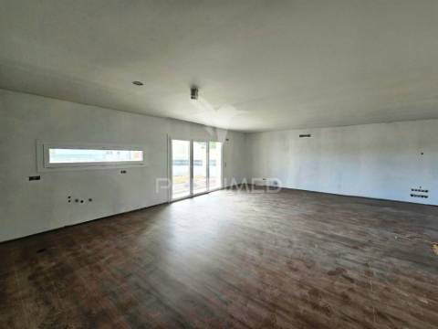 Moradia isolada t3, c/piscina e box, qta. marquesa - q. anjo